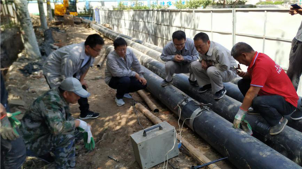 新兴工程研发团队再破技术瓶颈 双排球墨铸铁热力管拖拉施工国内创首例
